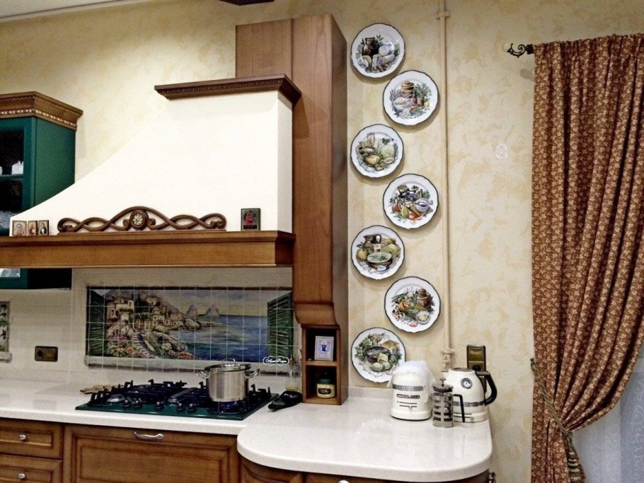 Декор тарелки на стену