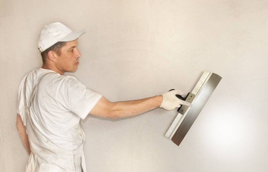 Нанесение финишной шпаклевки