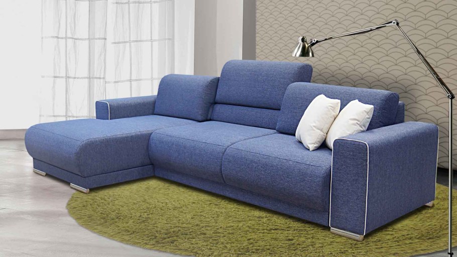 Голубой диван в интерьере