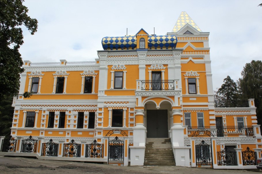 Золотой дворец главы ГИБДД Ставрополья