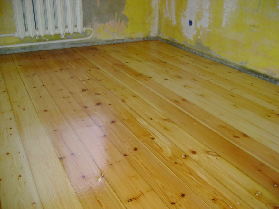 Отреставрировать деревянный пол