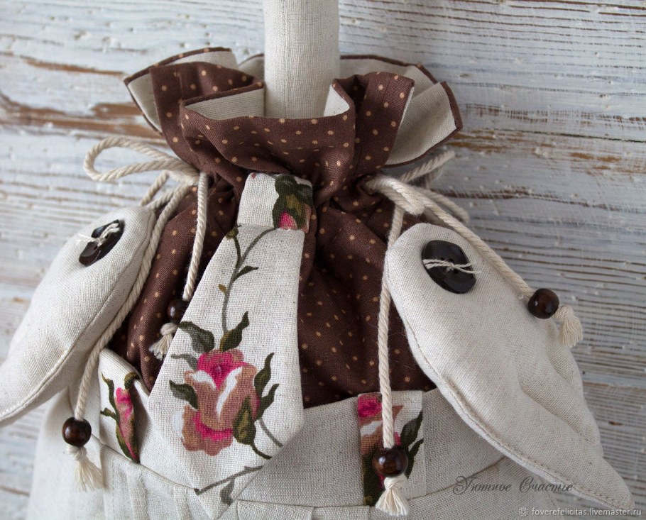 Гусь из ткани для хранения пакетов