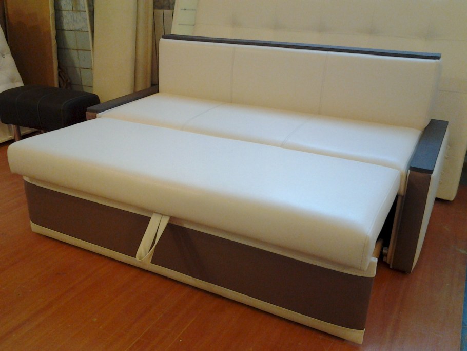 Компактные диваны со спальным местом для маленькой комнаты для двоих