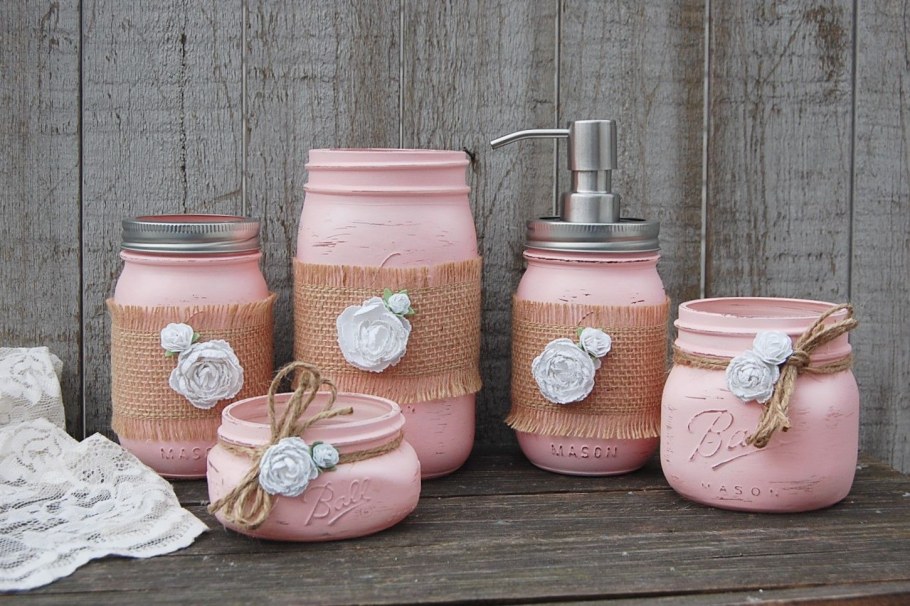 Декор ванной комнаты баночки