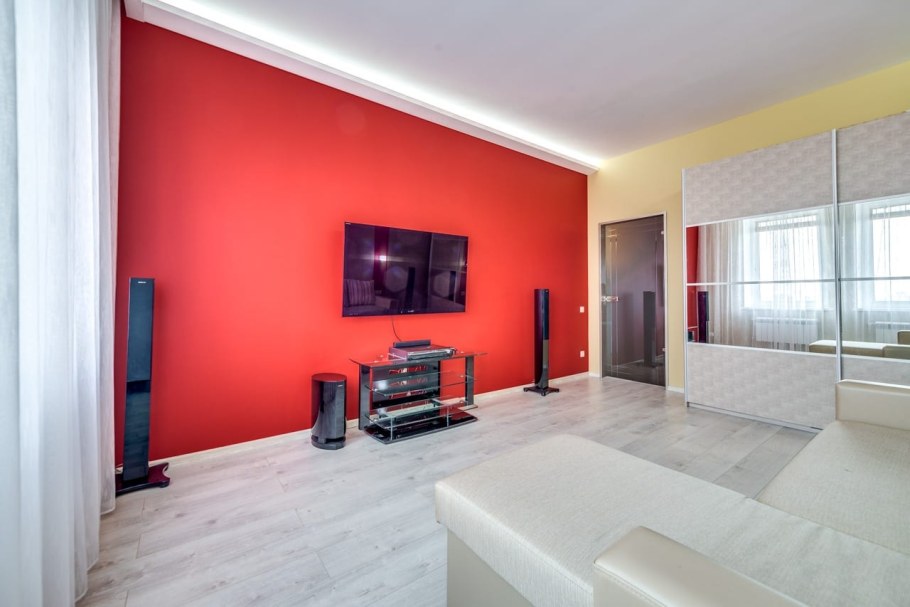 Окрашенные стены без мебели