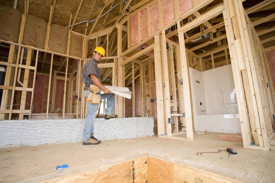 Строители деревянных домов