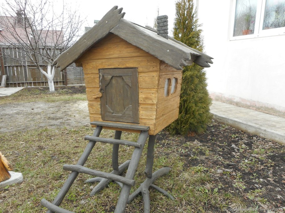 Детский домик на курьих ножках