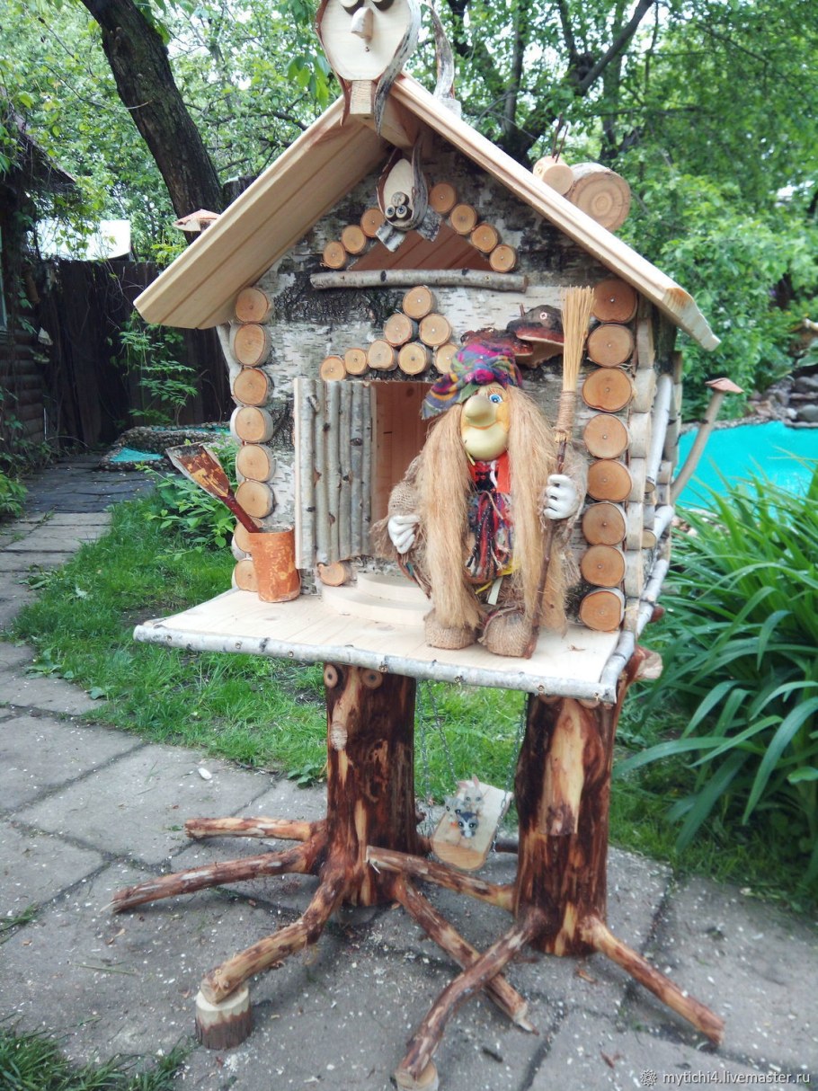 Избушка на курьих ножках для сада