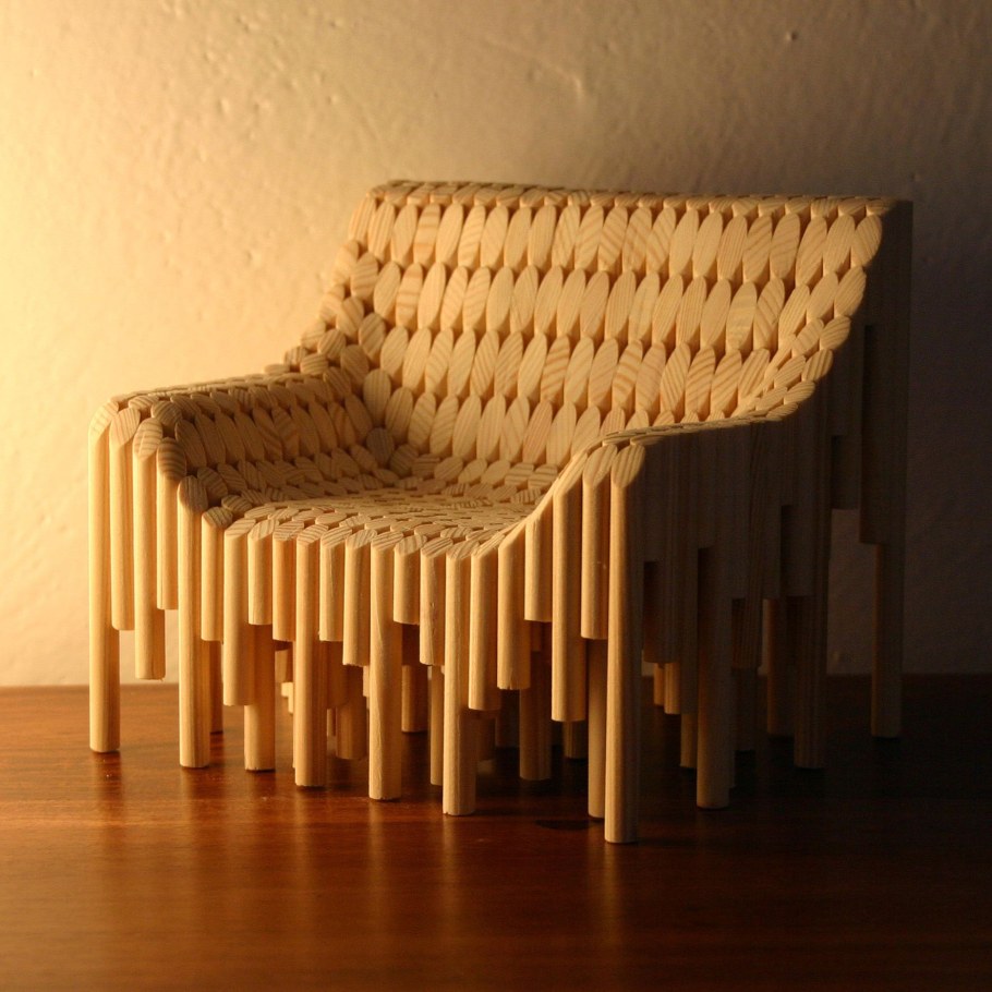 Подставка под цветы для сада