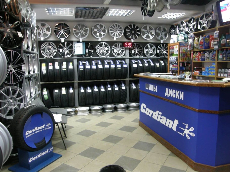 Магазин автозапчастей