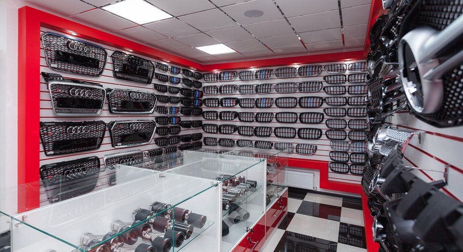 Интерьер магазина автозапчастей