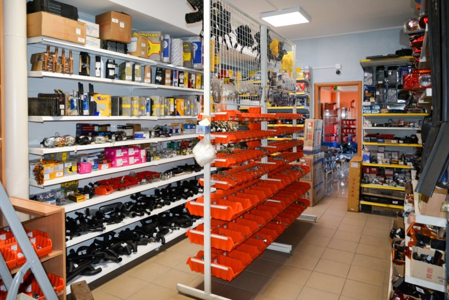 Прилавок для автозапчастей