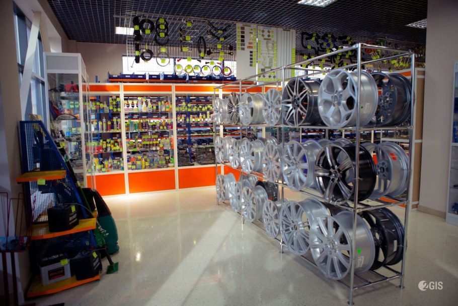 Автозапчасти интерьер