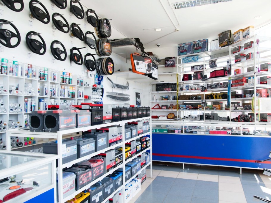 Магазин автозапчастей