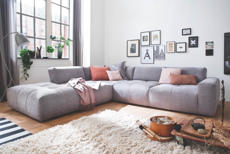 Яркий модульный диван