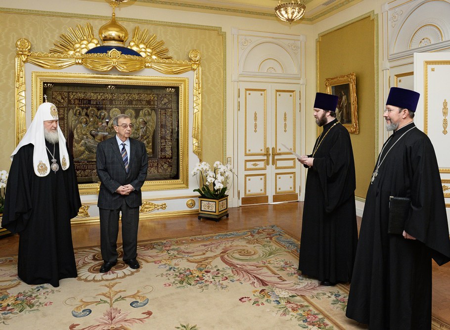 Человек с бородой про дачу Патриарха