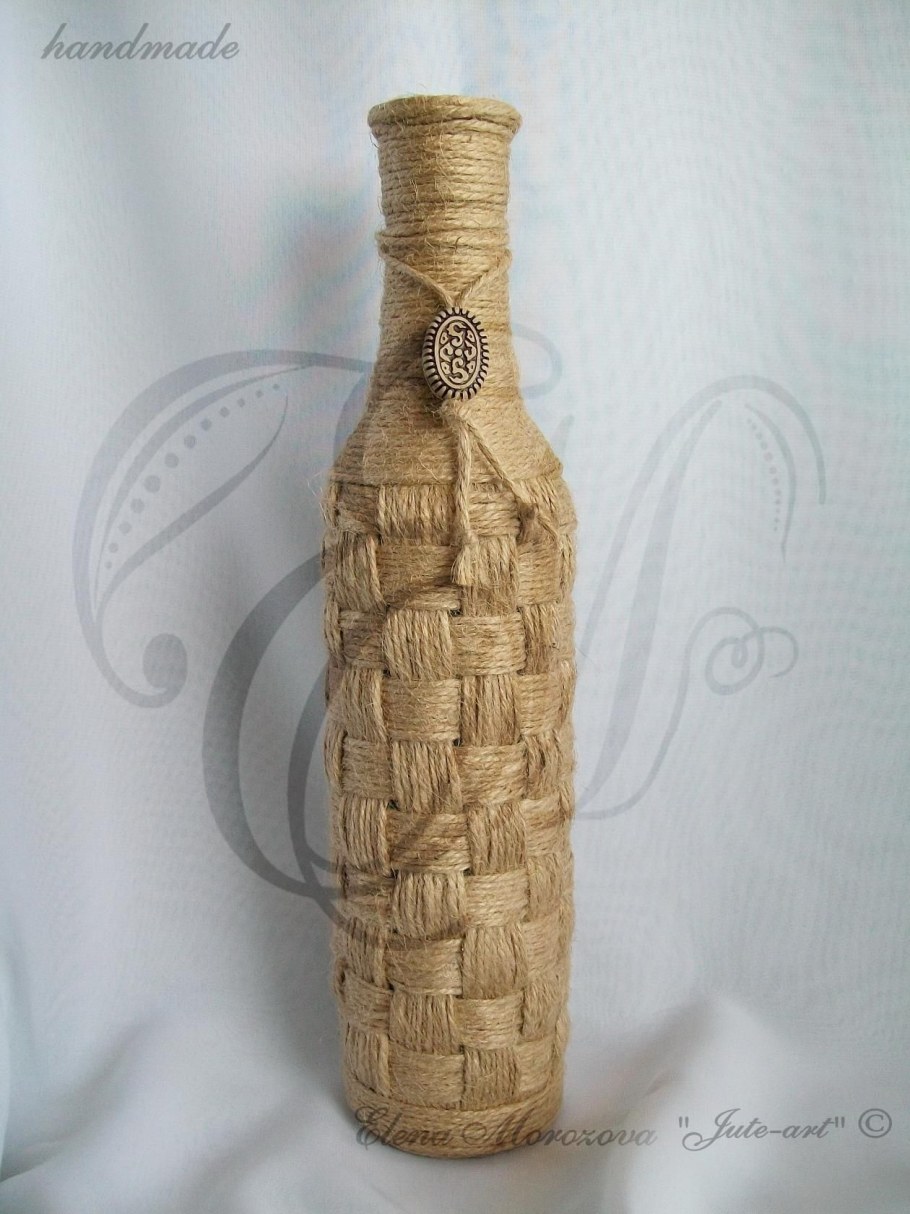 Оплести бутылку джутом