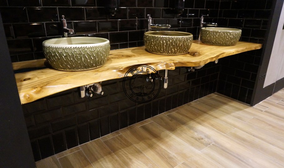 Столешница под раковину из карагача