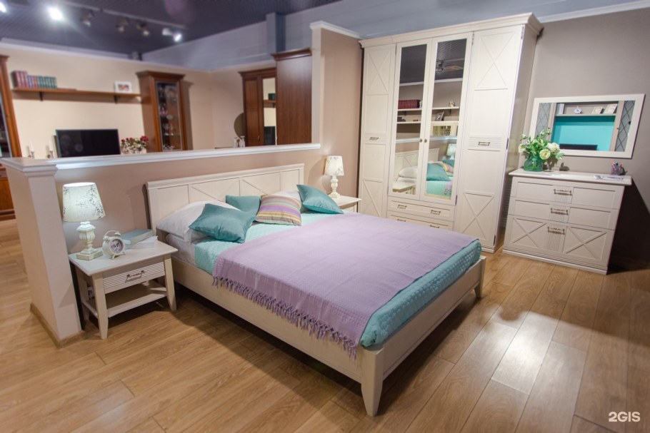 Название мебельного магазина