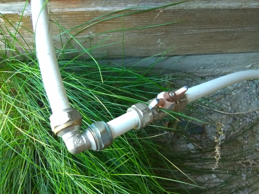 Летний водопровод на даче