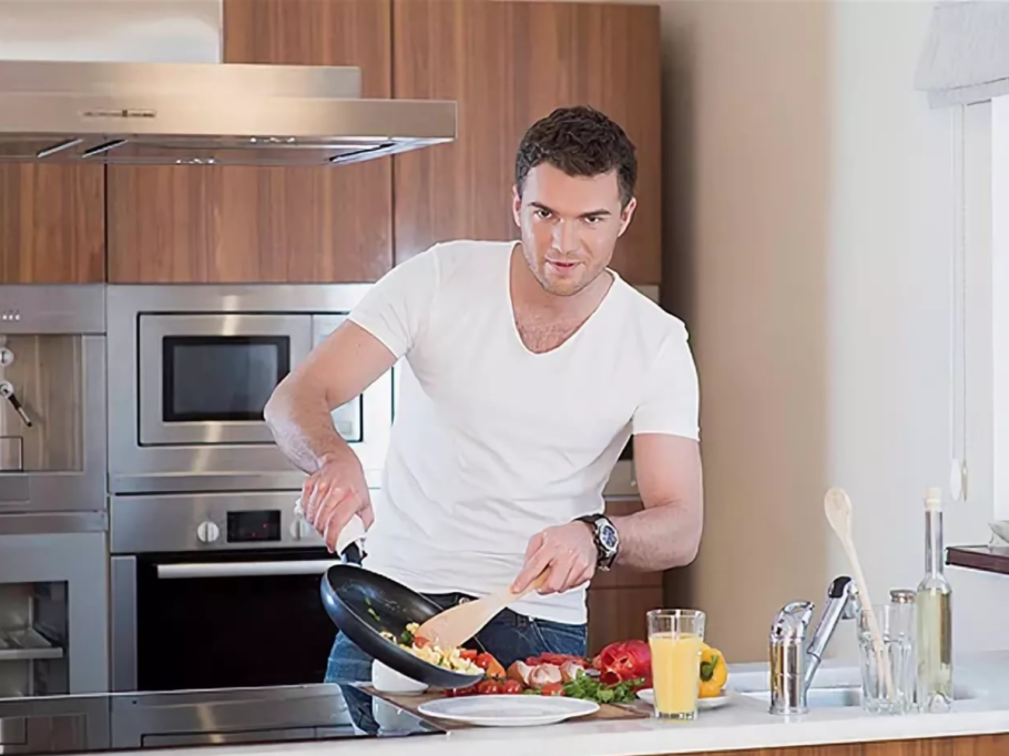 Андрей Искорнев Холостяк