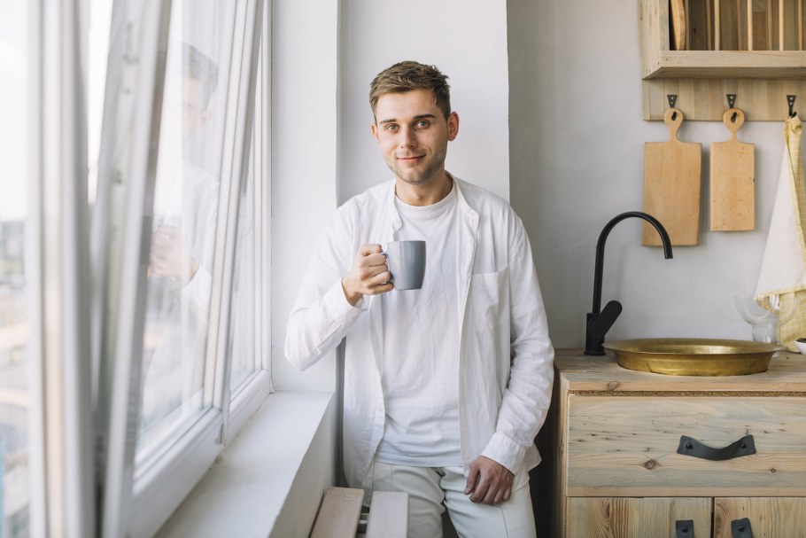 Мужик на кухне