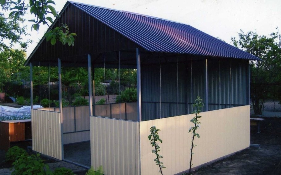 Беседка из профилированной трубы