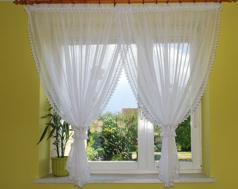 Тюль на кухонное окно