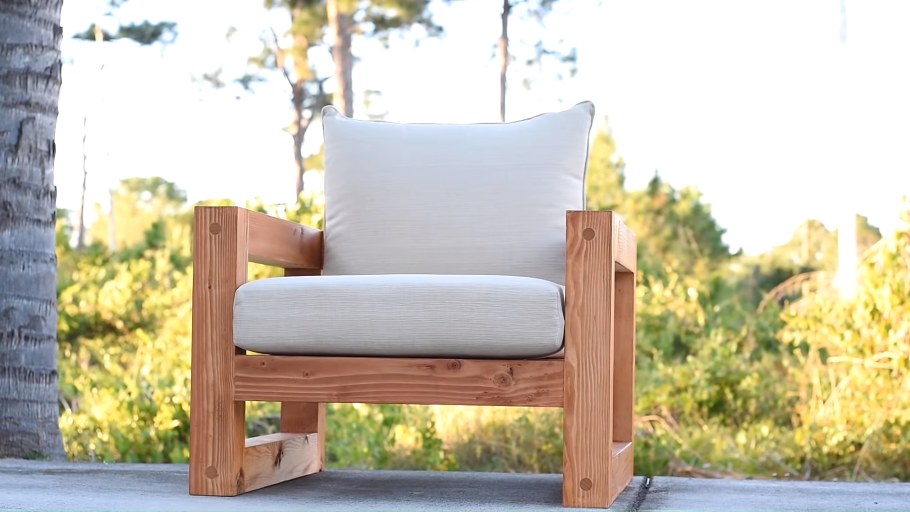 Кресла уличные из бруса