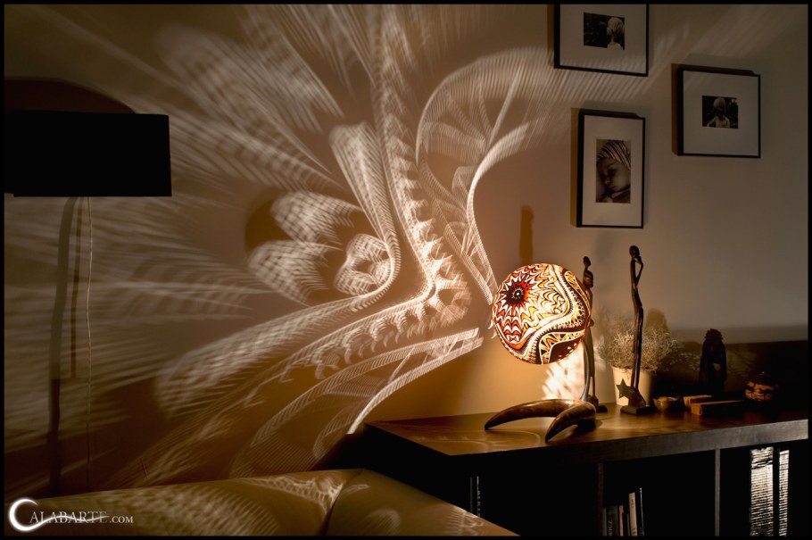 Фон с тенью от окна