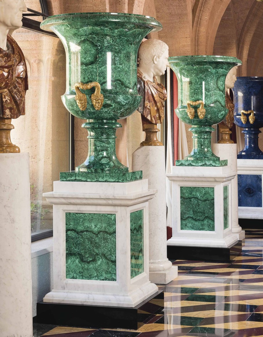 Малахитовая ваза в Эрмитаже