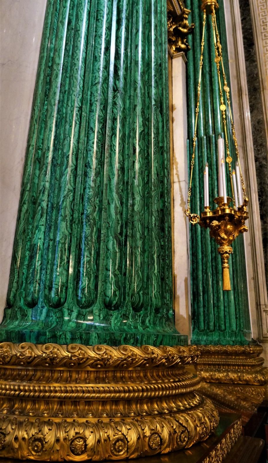 Уральский малахит Исаакиевский собор