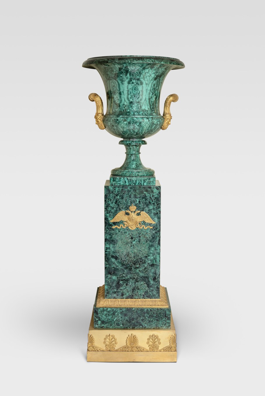 Постаменты из малахита