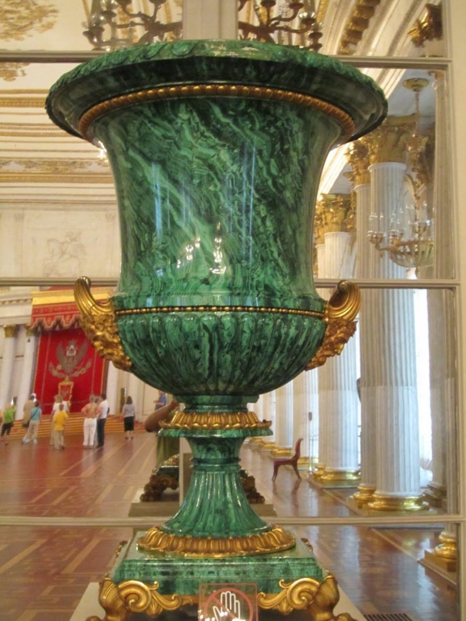 Малахитовая чаша в Эрмитаже