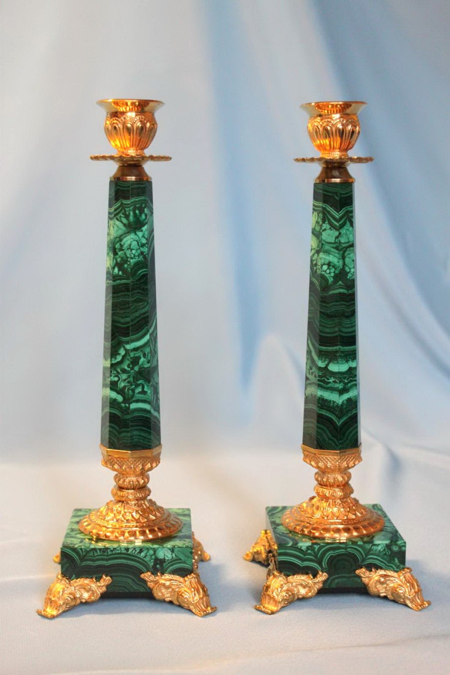 Подсвечник выточенный из камня малахит