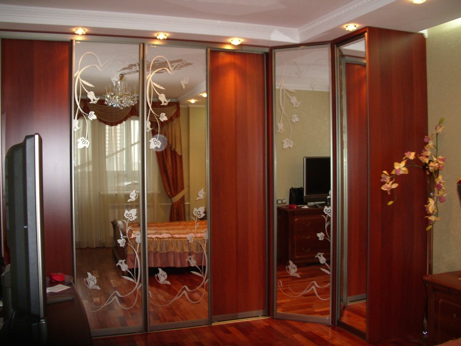 Шкаф распашной Iowa шкаф 3.2