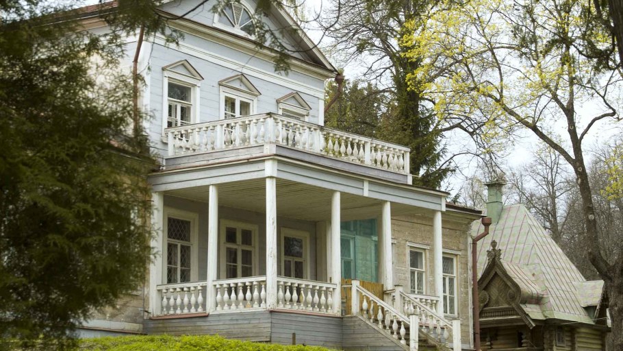 Дом с мезонином Юлия Нестерова