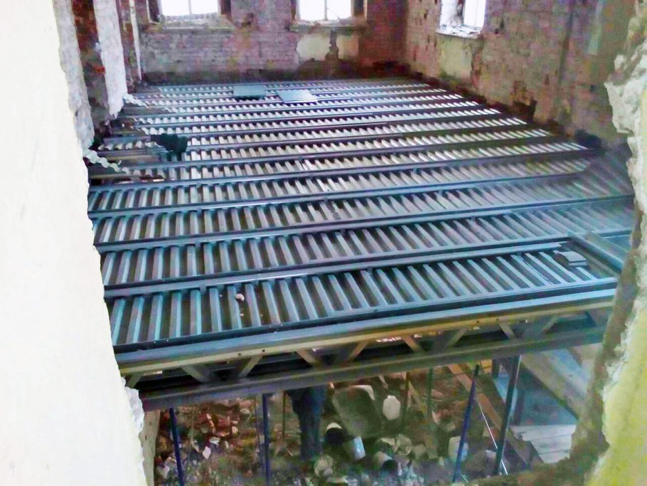 Отделка косяков входной двери внутри квартиры