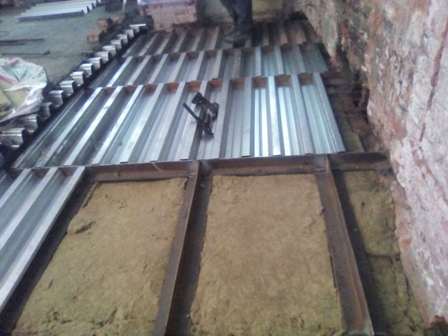 Старое кирпичное здание