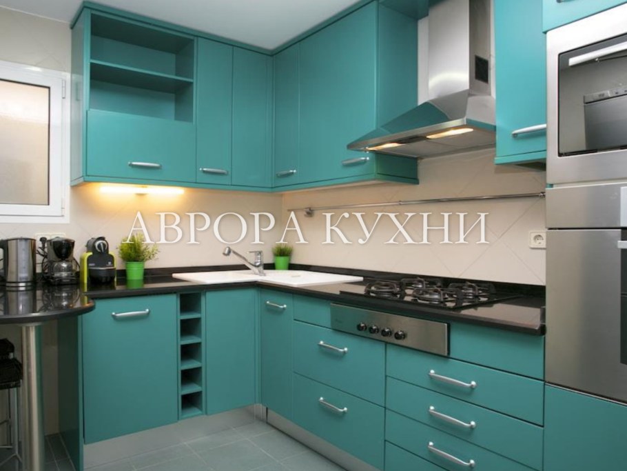 Кухня в бирюзовых тонах