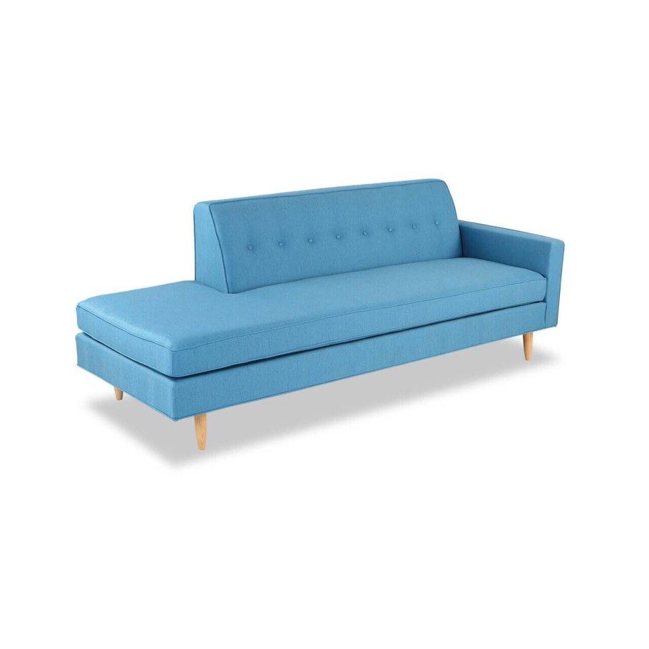 Маленький узкий диван