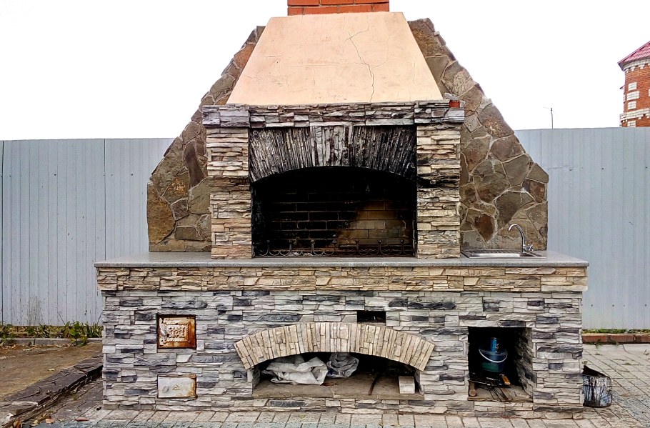 Барбекю из камня