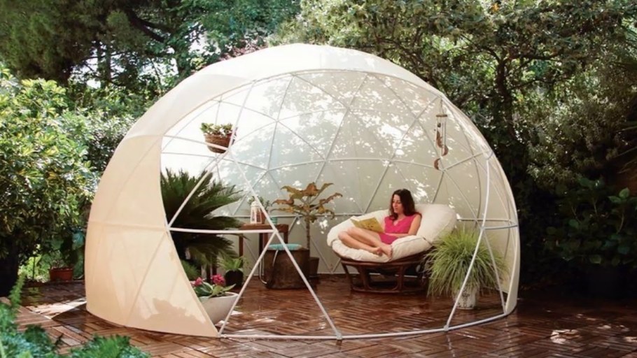 Беседка на даче из подручных материалов