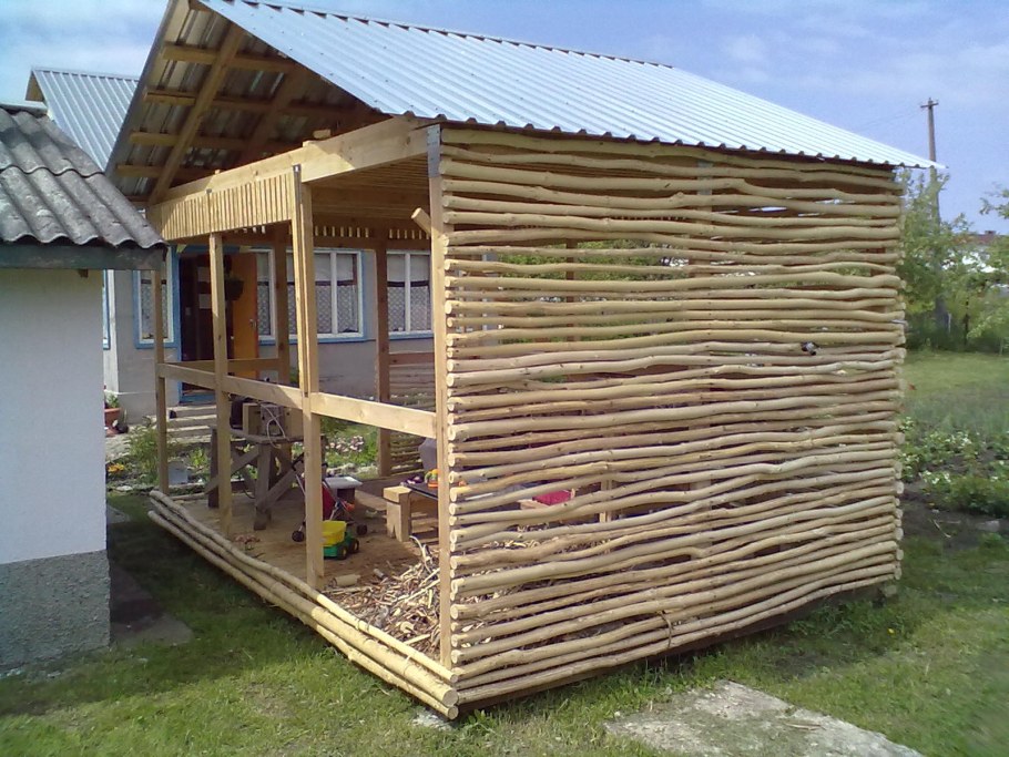 Навес-беседка для дачи