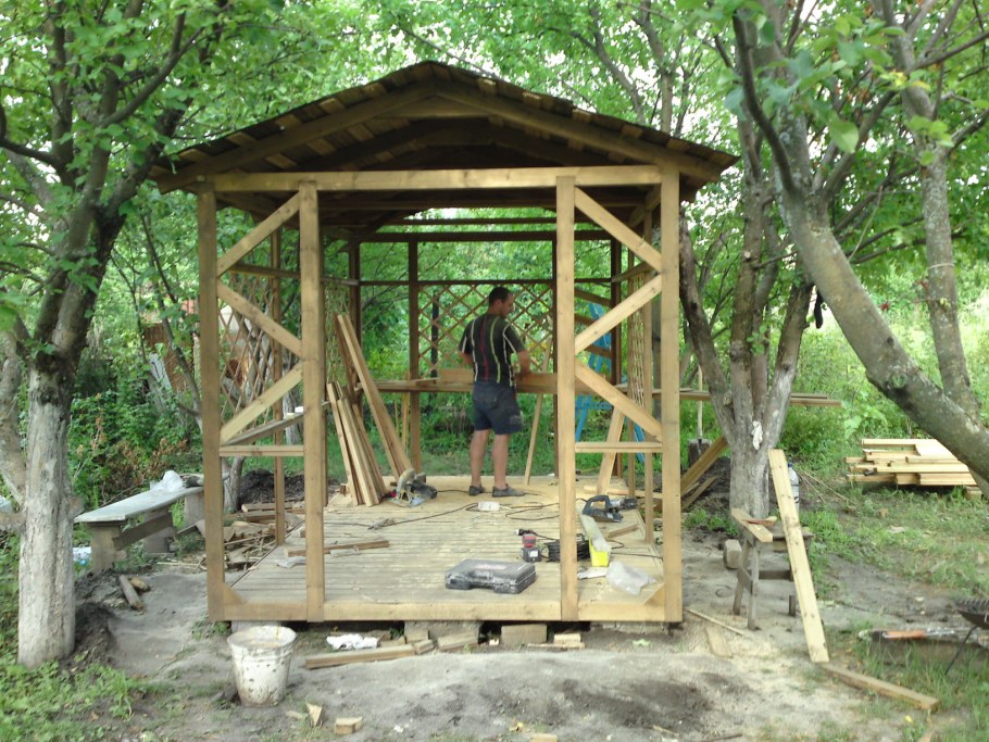 Навес для материалов на даче