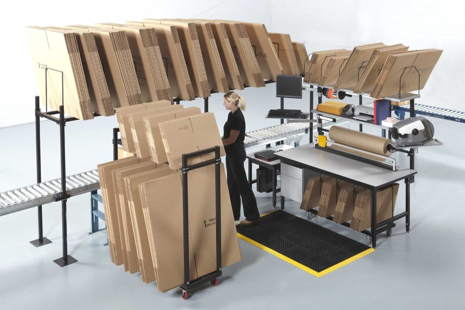 Выставочный стенд со Спейс корнером Блюм