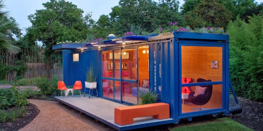 Тини Хаус из контейнера