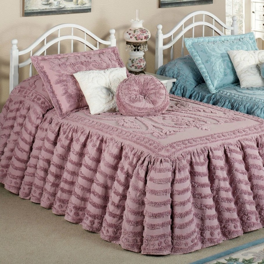 Покрывало с рюшами и оборками