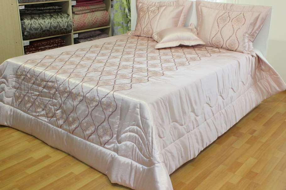 Покрывало атласное