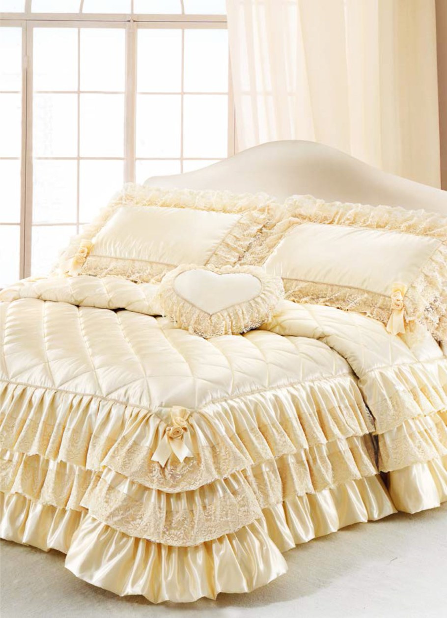 Покрывало с воланами